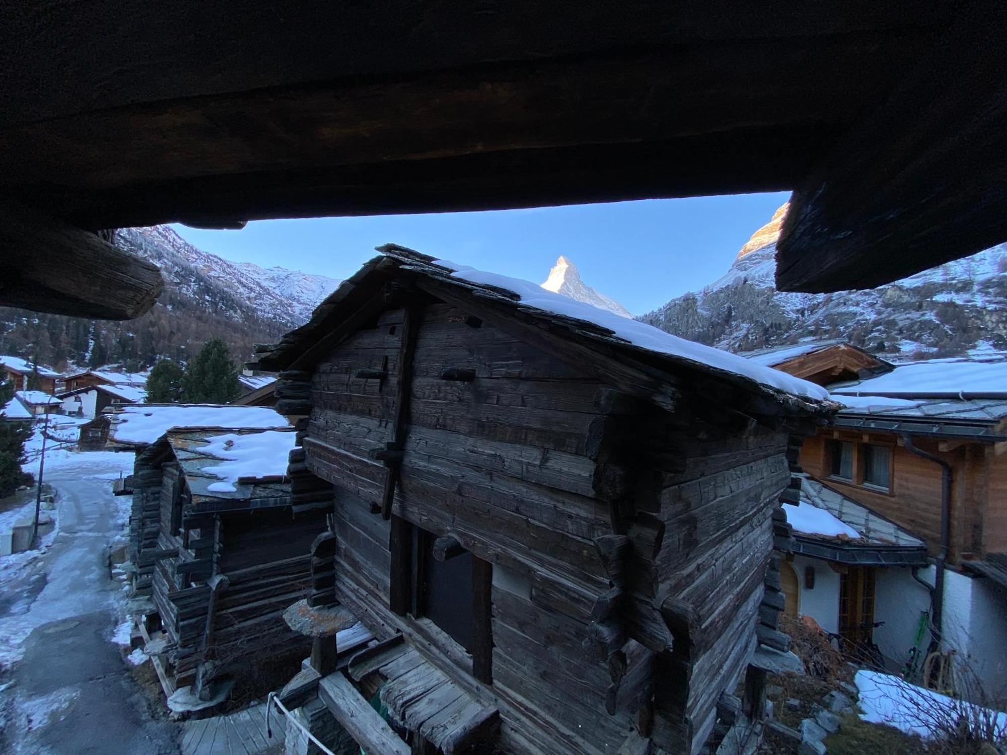Chalet Coral Und Zermatter Stadel الغرفة الصورة